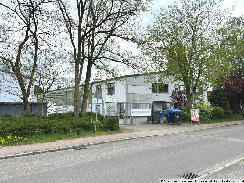 Zufahrt - Gesamt - Halle/Lager/Produktion kaufen in Ellerau - ELLERAU ca. 4.200 m² Grdst. ***INDUSTRIE - GEWERBEFLÄCHE*** Halle, Produktion, Büro - Rendite