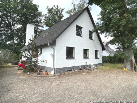 Außenansicht - Haus kaufen in Quickborn - ***ELLERAU*** Schönes EFH / ZFH - ca. 180 m² Wfl. + 6 Zimmer + Vollkeller + ca. 902 m² Grdst.