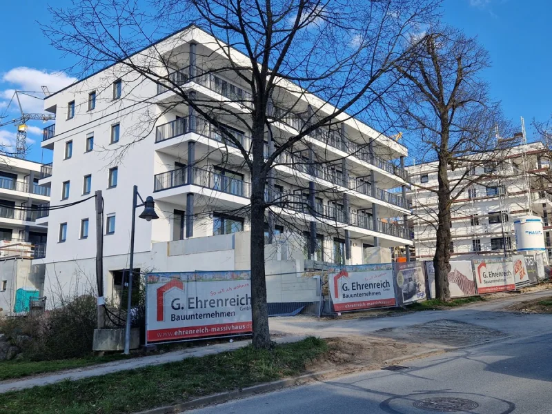 Bautenstand April 23 - Wohnung kaufen in Burglengenfeld - Begehrte Penthouse Wohnung mit sonnigem Südwest Balkon - mitten im Herzen Burglengenfelds!