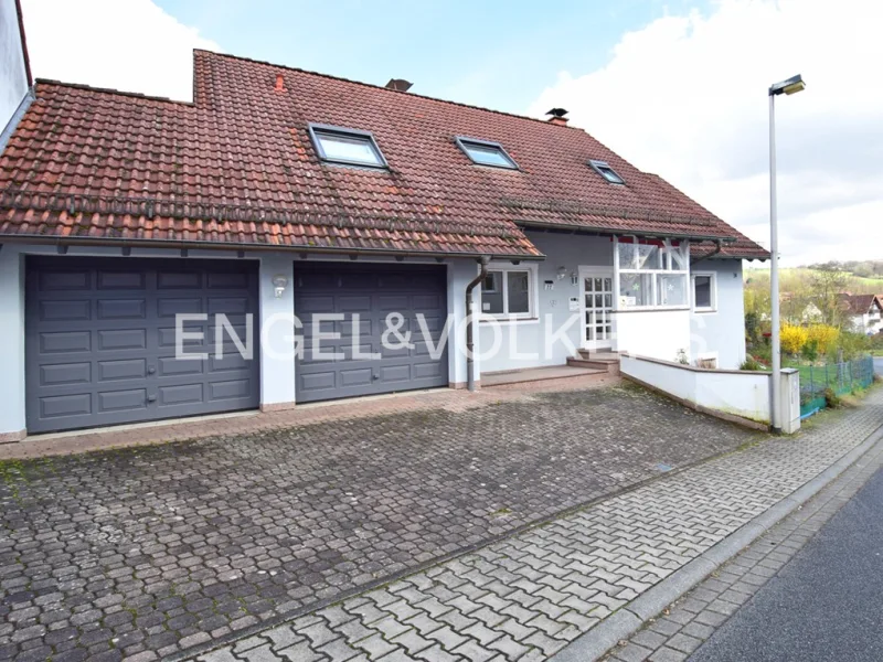  - Haus kaufen in Hösbach - Wenighösbach - Einfamilienhaus mit Möglichkeit auf zwei Wohneinheiten !