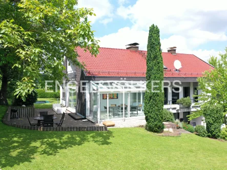  - Haus kaufen in Johannesberg - Für Freigeister! Familientraum mit parkähnlichem Garten und unglaublichem 360°-Weitblick!