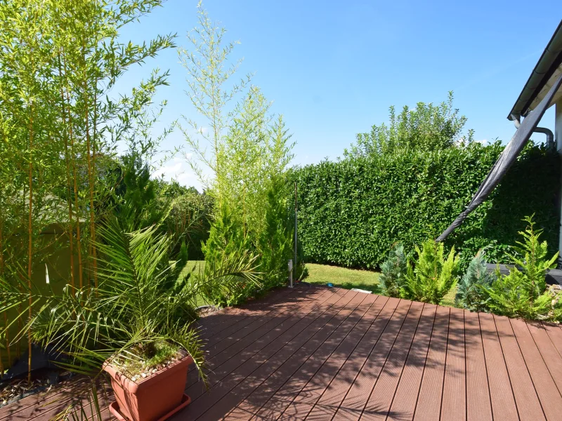 Terrasse mit Blick ins Grüne