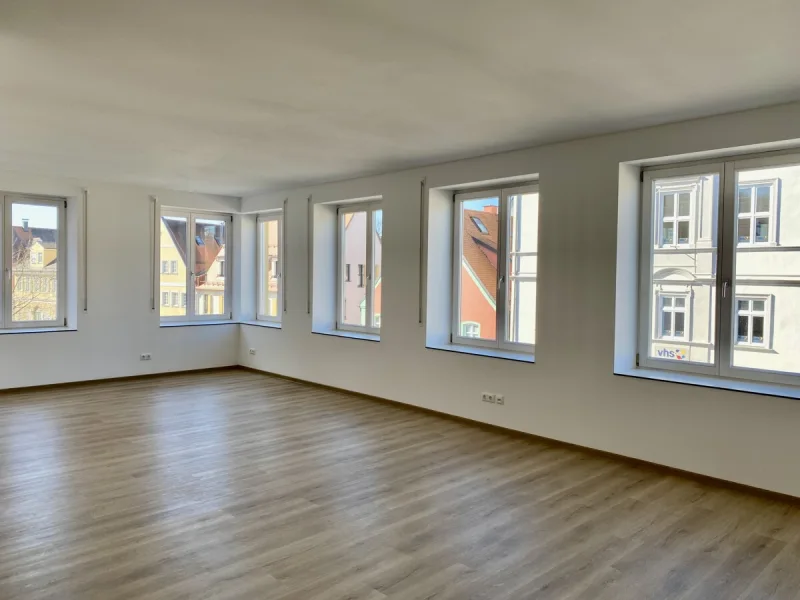 Wohnen - Wohnung mieten in Schrobenhausen - Großzügig wohnen mitten in der StadtNeue Einbauküche im Mietpreis enthalten