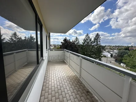 Balkon - Wohnung kaufen in Pulheim - Moderne Wohnung in Pulheim mit atemberaubendem Ausblick.