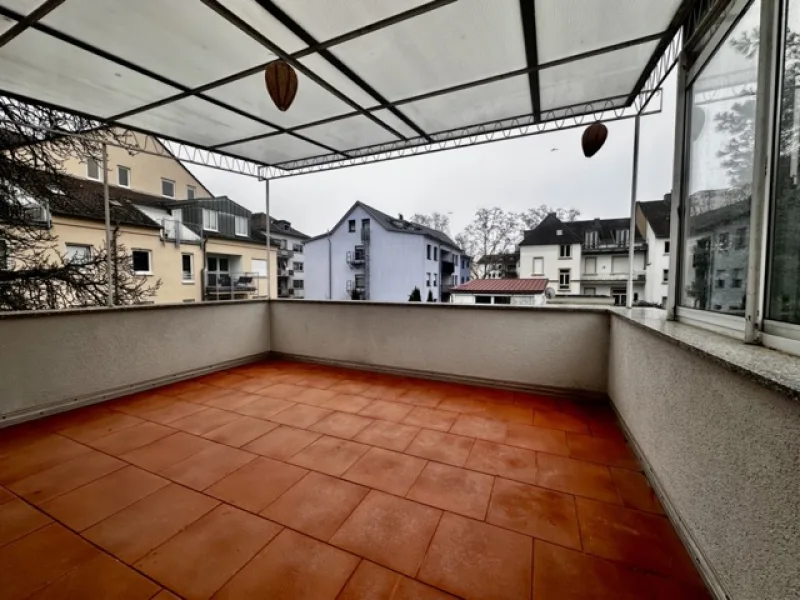 großer SÜD-Balkon mit Überdachung