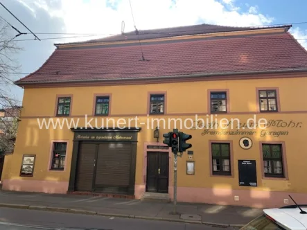 Hausansicht - Haus kaufen in Halle (Saale) - Entwicklungsliegenschaft mit 2058 m² Grundstück in Bestlage von Halle gegenüber Burg Giebichenstein