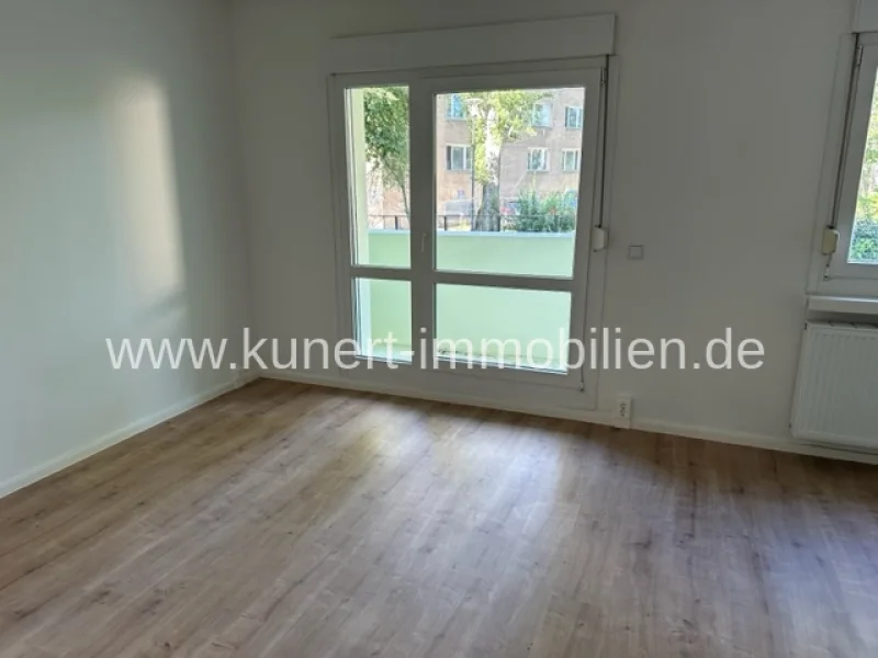 Innenansicht - Wohnung mieten in Halle (Saale) - Attraktive 2-Raum-Wohnung mit Balkon und Fahrstuhl in guter Wohnlage von Halle-Süd zu vermieten