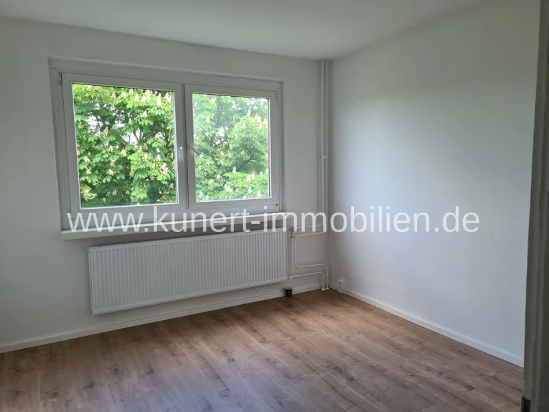 Innenansicht - Wohnung mieten in Halle (Saale) - Frisch sanierte 4-Raum-Wohnung mit Balkon und Fahrstuhl in guter Wohnlage von Halle-Süd zu vermieten