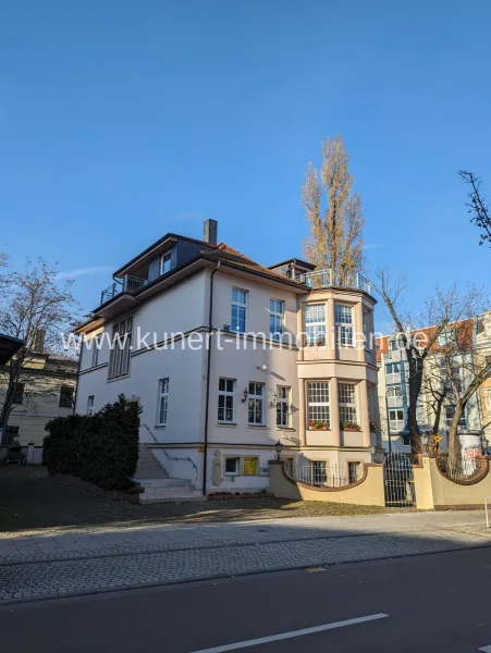Hausansicht - Haus kaufen in Halle - Exklusive Villa mit möglicher Neubaufläche in Zentrumslage von Halle, zukünftige Wfl./ Nfl. 1285 m²