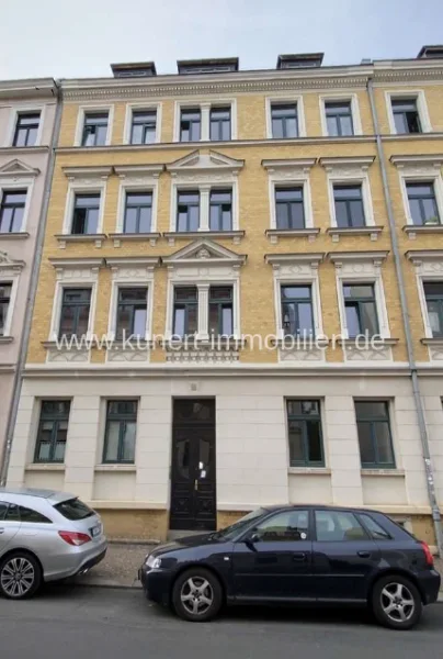 Hausansicht - Wohnung kaufen in Leipzig / Altlindenau - Vermietete 2-Zi.-Eigentumswohnung mit Balkon in attraktiver Denkmalimmobilie in Leipzig-Altlinenau