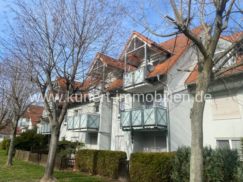 Hausansicht - Wohnung kaufen in Landsberg / Gütz - 2-Zimmer-Wohnung mit Balkon und TG-Stellplatz in gepfleger Wohnanlage in Landsberg bei Halle (Saale)