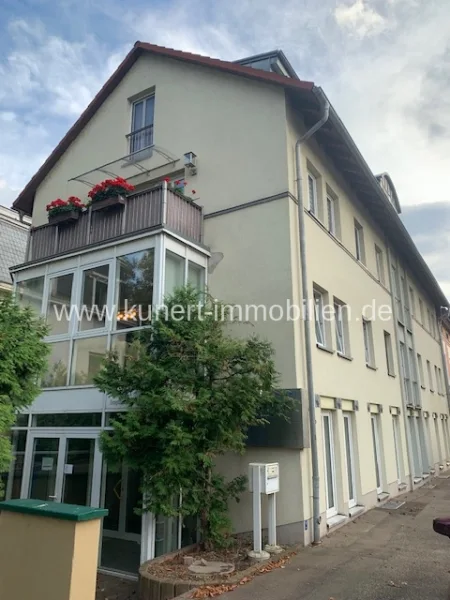 Hausansicht - Wohnung mieten in Halle (Saale) - Sanierte 4,5-Zimmer-Maisonette-Wohnung mit Einbauchküche und Balkon in zentraler Lage von Halle-Trotha