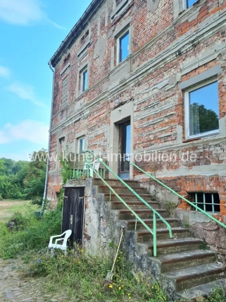 Hausansicht - Haus kaufen in Plötz - Attraktives ehemaliges Gutshaus in idyllischer Lage nahe Halle - provisionsfreier Verkauf