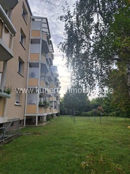 Balkone - Wohnung kaufen in Halle - Bezugsfertige 3-Zimmer- Eigentumswohnung mit Balkon und Stellplatz in der Frohen Zukunft