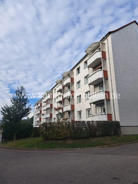 Hausansicht - Wohnung mieten in Halle - Attraktive 3-Zimmer-Wohnung mit Balkon im 1. OG in der Frohen Zukunft zu vermieten