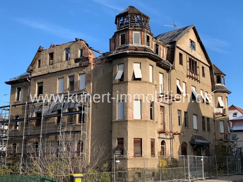 Verkaufsliegenschaft - Haus kaufen in Merseburg - Denkmal-Entwicklungsliegenschaft im Zentrum von Merseburg mit ca. 1260 m² zukünftiger Wohnfläche