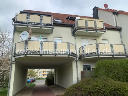 Gartenseite - Wohnung mieten in Brehna - Attraktive 2-Raum-Wohnung in excellenter Wohnlage von Brehna mit großer Terrasse und Wannenbad