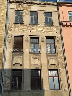 Hausansicht Vorderhaus - Haus kaufen in Halle - Attraktives Denkmal (Sanierungsobjekt) in südlicher Stadtlage von Halle (Saale)