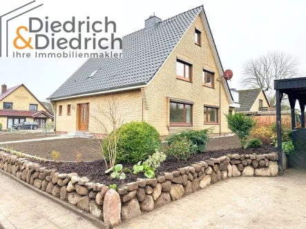 Titelbild - Haus mieten in Heide - Ihr neues Zuhause oder Gewerbestandort: Stilvoll modernisiertes Einfamilienhaus mit vielen Extras