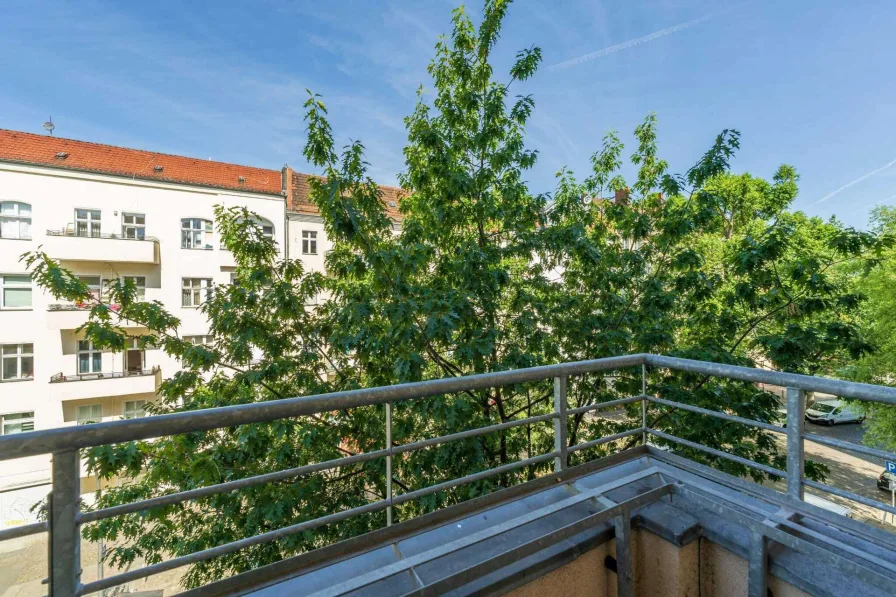 Balkon - Wohnung kaufen in Berlin - Soldiner Kiez: Frisch sanierte Wohnung mit zwei Balkonen - Berlin Mitte-Gesundbrunnen