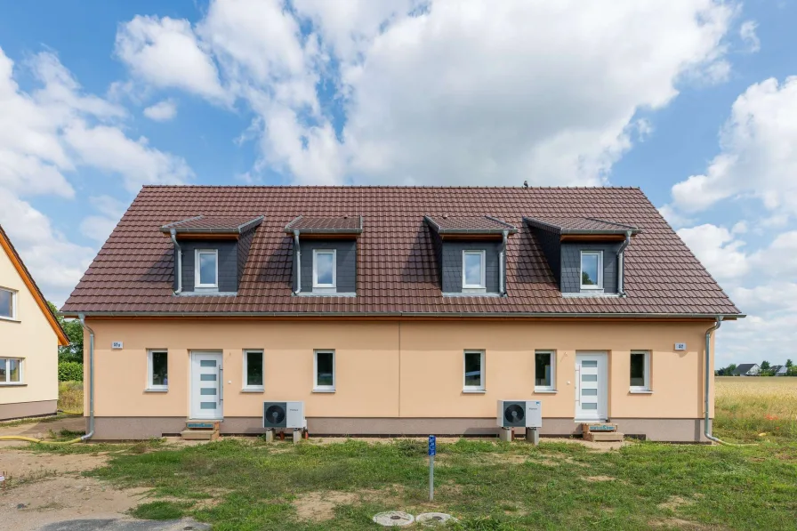 Doppelhaus Goethestraße 52_52a - Haus kaufen in Fredersdorf-Vogelsdorf - Doppelhaus Landhaus in bester Lage von Fredersdorf mit freiem Blick auf´s Feld