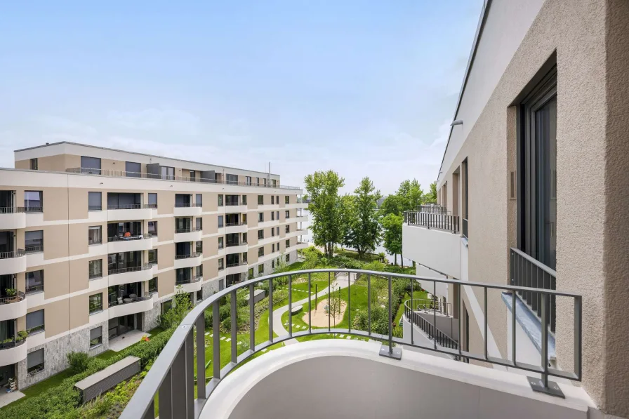 Balkon 4. OG - Wohnung kaufen in Berlin - Bezugsfreie 2 Zimmer Wohnung mit Balkon und Aufzug direkt am Ostkreuz