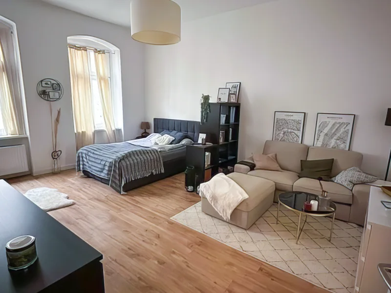 Wohnraum - Wohnung kaufen in Berlin - Lebendiges Stadtleben: Studioapartment im Herzen von Friedrichshain