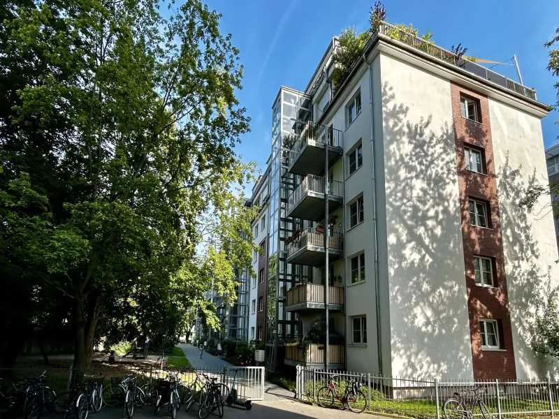 Außenansicht - Wohnung kaufen in Berlin - Vermietete Wohneinheit am Ostbahnhof