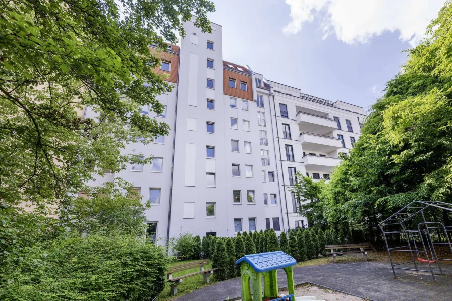 Haus Rückansicht - Wohnung kaufen in Berlin - Wohnung für Kapitalanleger in zentraler Wilmersdorfer Lage