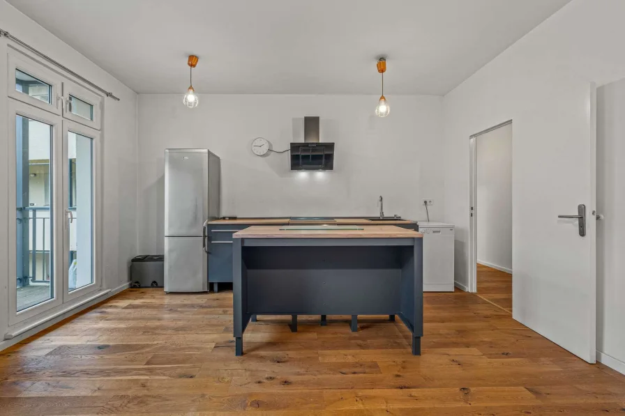 Wohnküche  - Wohnung kaufen in Berlin - Helle und modernisierte 3-Zimmer-Wohnung mit Balkon in Berlin-Kreuzberg