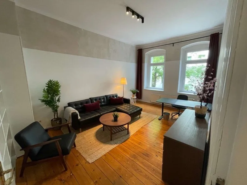 Wohnen - Wohnung kaufen in Berlin - Bezugsfreie Wohnung mit sehr gut erhaltenen Altbau-Elementen in Berlin Friedrichshain