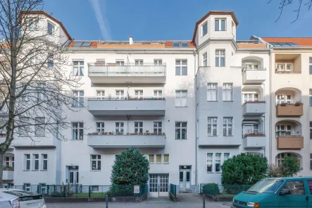 Fassade - Wohnung kaufen in Berlin - Charmante Dachgeschoss Maisonette mit 3 Zimmern im beschaulichen Friedenau