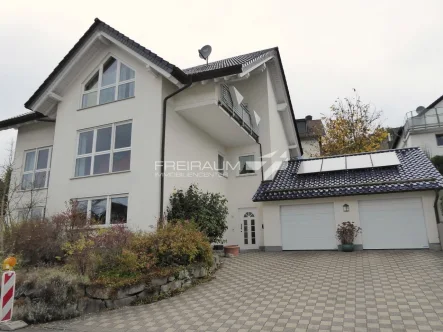 Ansicht - Haus kaufen in Siegen / Kaan-Marienborn - FREIRAUM4 +++ Viel Platz mit toller Aussicht in Top-Lage von Kaan-Marienborn