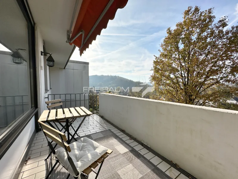 Balkon - Wohnung kaufen in Siegen / Kaan-Marienborn - FREIRAUM4 +++ Luxuswohnung mit Weitblick, beliebte ruhige Lage, renoviert, Pool, Sauna, Garage