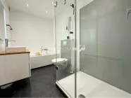 Badezimmer bodentiefe Dusche