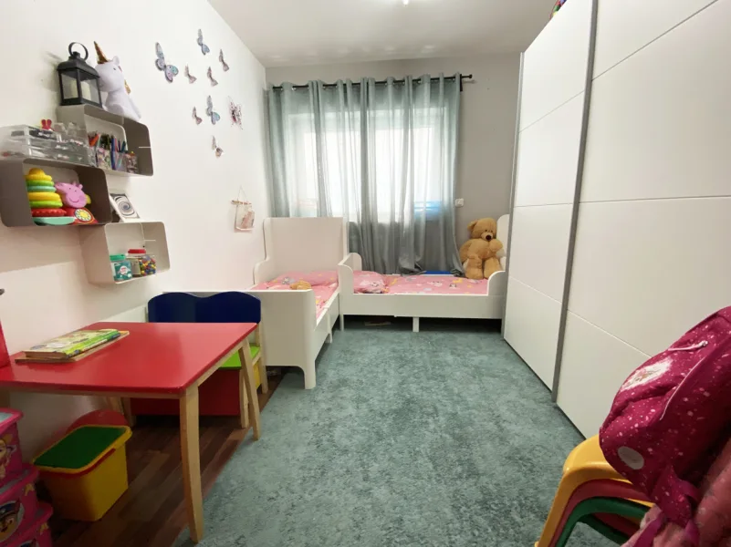 Vorderhaus - Kinderzimmer Wohnung 1 OG