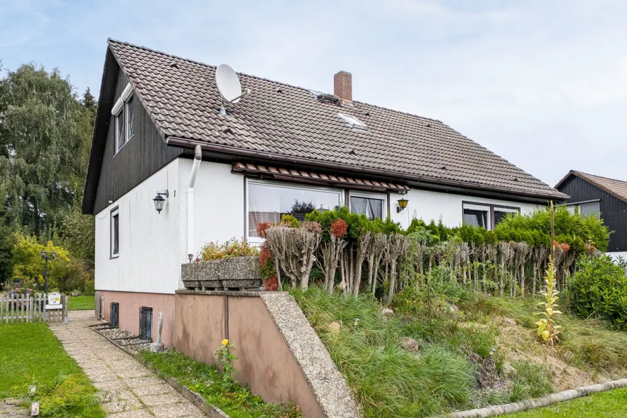 Ansicht-SW - Haus kaufen in Michelstadt / Vielbrunn - Wohnen und Leben in ruhiger, beschaulicher Feldrand-Lage mit tollen Blicken über den Odenwald!