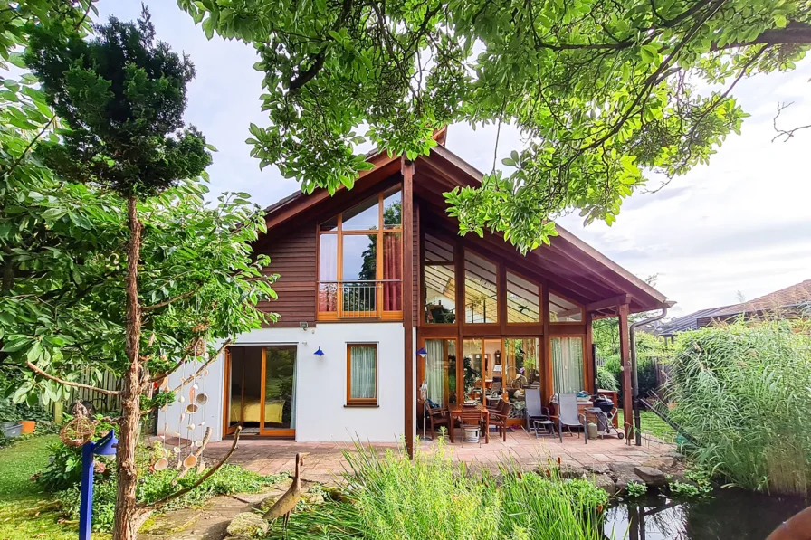 Ansicht Garten - Haus kaufen in Bürgstadt - Stilvolles Architektenhaus mit lichtdurchflutetem Wohnkonzept und Gartenoase