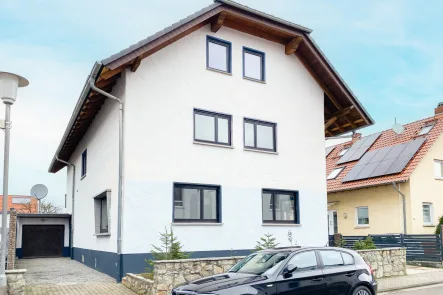 Frontansicht - Haus kaufen in Schlierbach - Exklusives Mehrgenerationenhaus in Schaafheim/ Schlierbach – stilvoll saniert & vielseitig nutzbar!