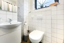 Gäste-WC mit Dusche