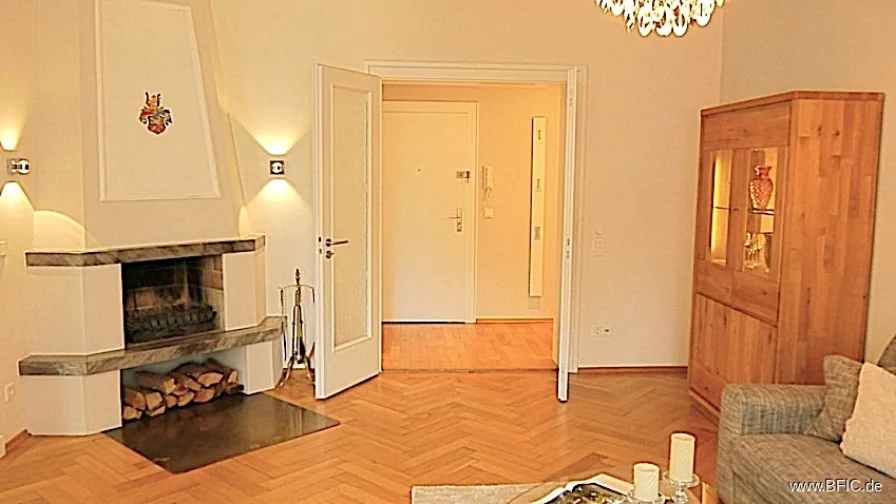 1a Wohnzimmer - Wohnung mieten in München Maxvorstadt - Maxvorstadt: schöne 4-Zi.-Altbau-Wohnung mit Balkon Kamin Lift