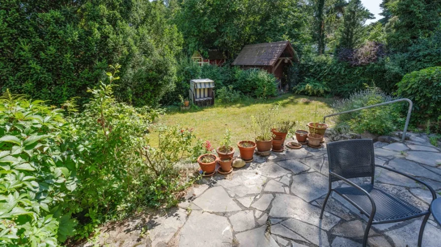 Terrasse mit Garten