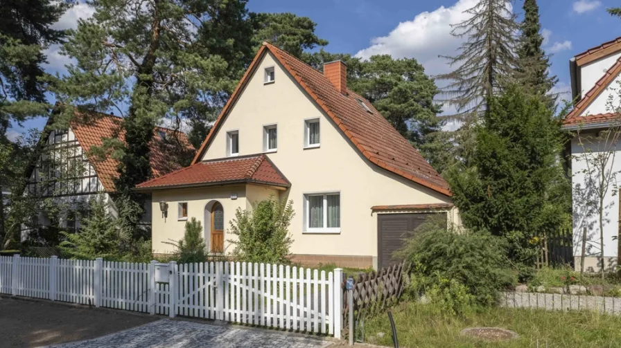  - Haus kaufen in Kleinmachnow - Gepflegtes Siedlungshaus in der Sommerfeld-Siedlung mit Energieeffizienzklasse C