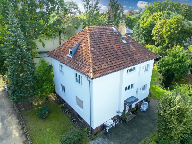 Ansicht - Haus kaufen in Kleinmachnow - Altbauklassiker in ruhiger Wohnlage auf sonnigem Westgrundstück in Kleinmachnow