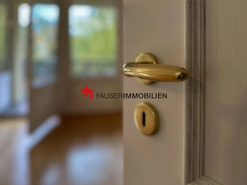  - Wohnung kaufen in Berlin-Wilmersdorf - IHR NEUES WOHLFÜHL-ZUHAUSE: GROßZÜGIGE 3-ZIMMER-WOHNUNG MIT SONNENBALKON UND TIEFGARAGENSTELLPLATZ