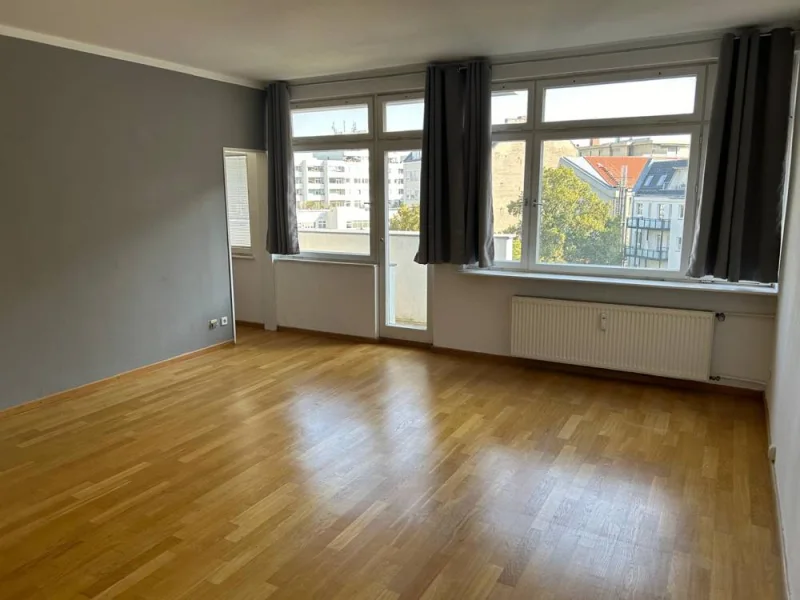 Wohnbereich  - Wohnung kaufen in Berlin - Attraktives Ku'damm-nahes Appartment  -bezugsfrei- mit Balkon und Duplex Stellplatz