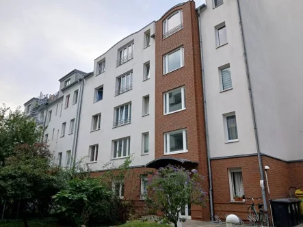 Hausansicht  - Wohnung kaufen in Berlin / Adlershof - solide Kapitalanlage - vermietete Wohnung im beliebten Stadtteil 12489 Berlin Adelshof