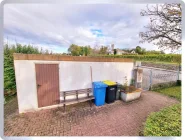 Garage mit Burgblick