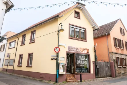 Front mit Ladenlokal Expose - Haus kaufen in Leistadt - Einfamilienhaus mit Ladenlokal im Herzen von Leistadt/Bad Dürkheim zu verkaufen!