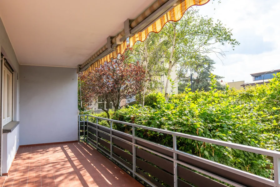 Balkon mit Blick ins Grüne